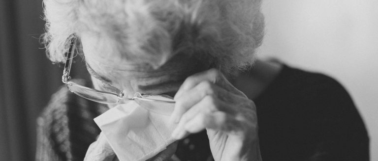 How to Help When a Loved One Loses a Spouse